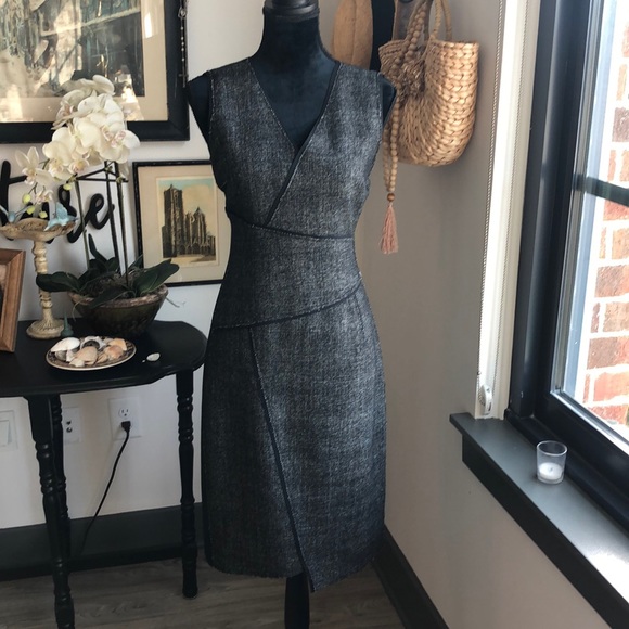 Ellie TAHARI Gorgeous Slimming Cut Dress - Picture 1 of 8